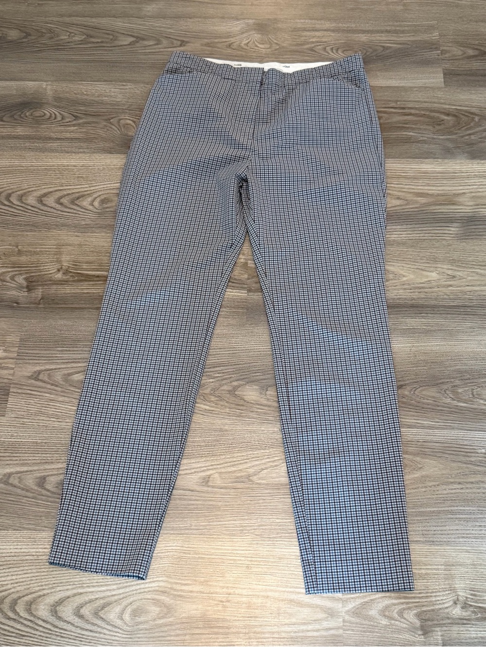 Hugo Boss Plaid Trouser Pant Women’s size 6 Nylon Spandex Pockets